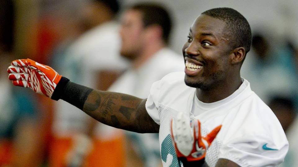 Dolphins’ Vontae Davis found dead in gym at his Broward home. - Sport ...